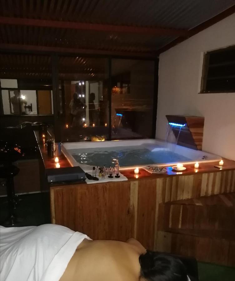 Hostal Spa Casa De Piedra Con Jacuzzi ซานตาโรซา เดกาบัล ภายนอก รูปภาพ